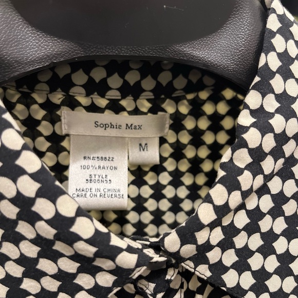 Sophia Max dress that has thin string belt around the waist. - Picture 2 of 4